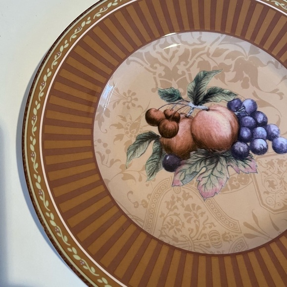 Fitz and Floyd Classic ChoicesTuscany Intaglia Salad/ Dessert Plates. Set of 4 - Picture 5 of 8